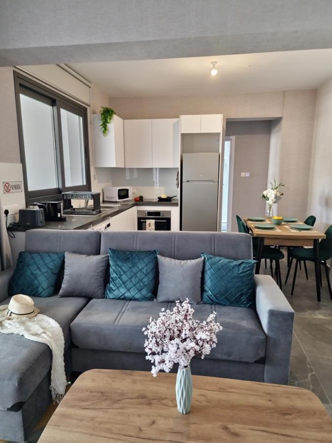 לרנקה Carisa Deluxe Apartment With Jacuzzi מראה חיצוני תמונה