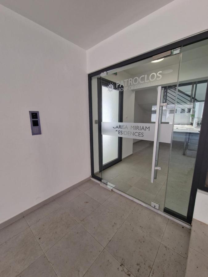 לרנקה Carisa Deluxe Apartment With Jacuzzi מראה חיצוני תמונה