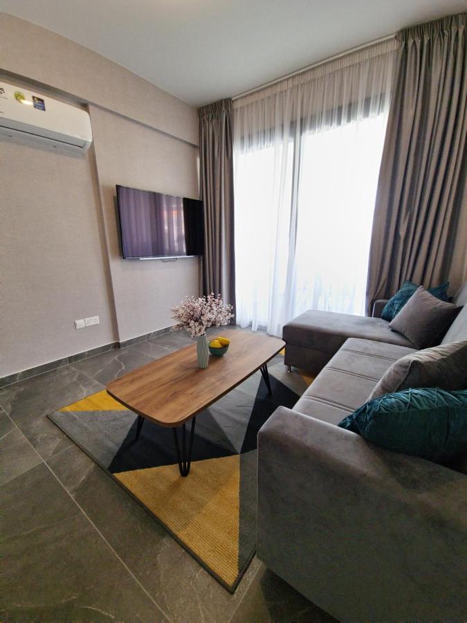 לרנקה Carisa Deluxe Apartment With Jacuzzi מראה חיצוני תמונה