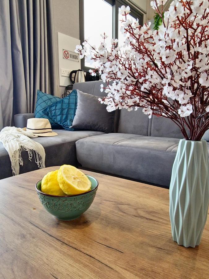 לרנקה Carisa Deluxe Apartment With Jacuzzi מראה חיצוני תמונה