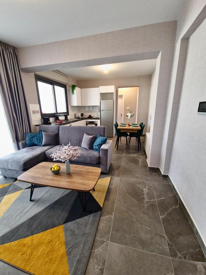 לרנקה Carisa Deluxe Apartment With Jacuzzi מראה חיצוני תמונה