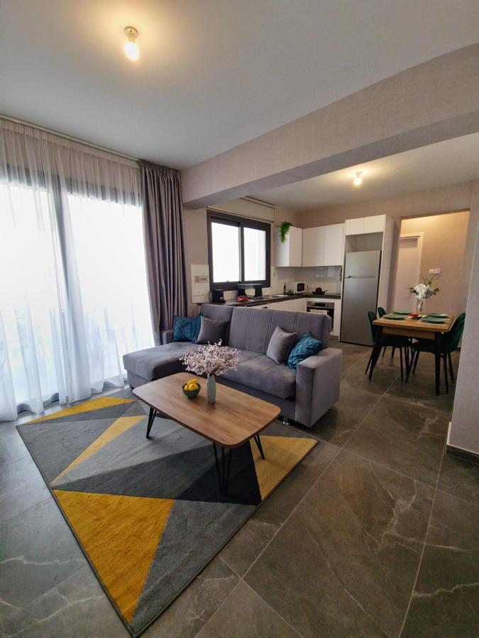 לרנקה Carisa Deluxe Apartment With Jacuzzi מראה חיצוני תמונה